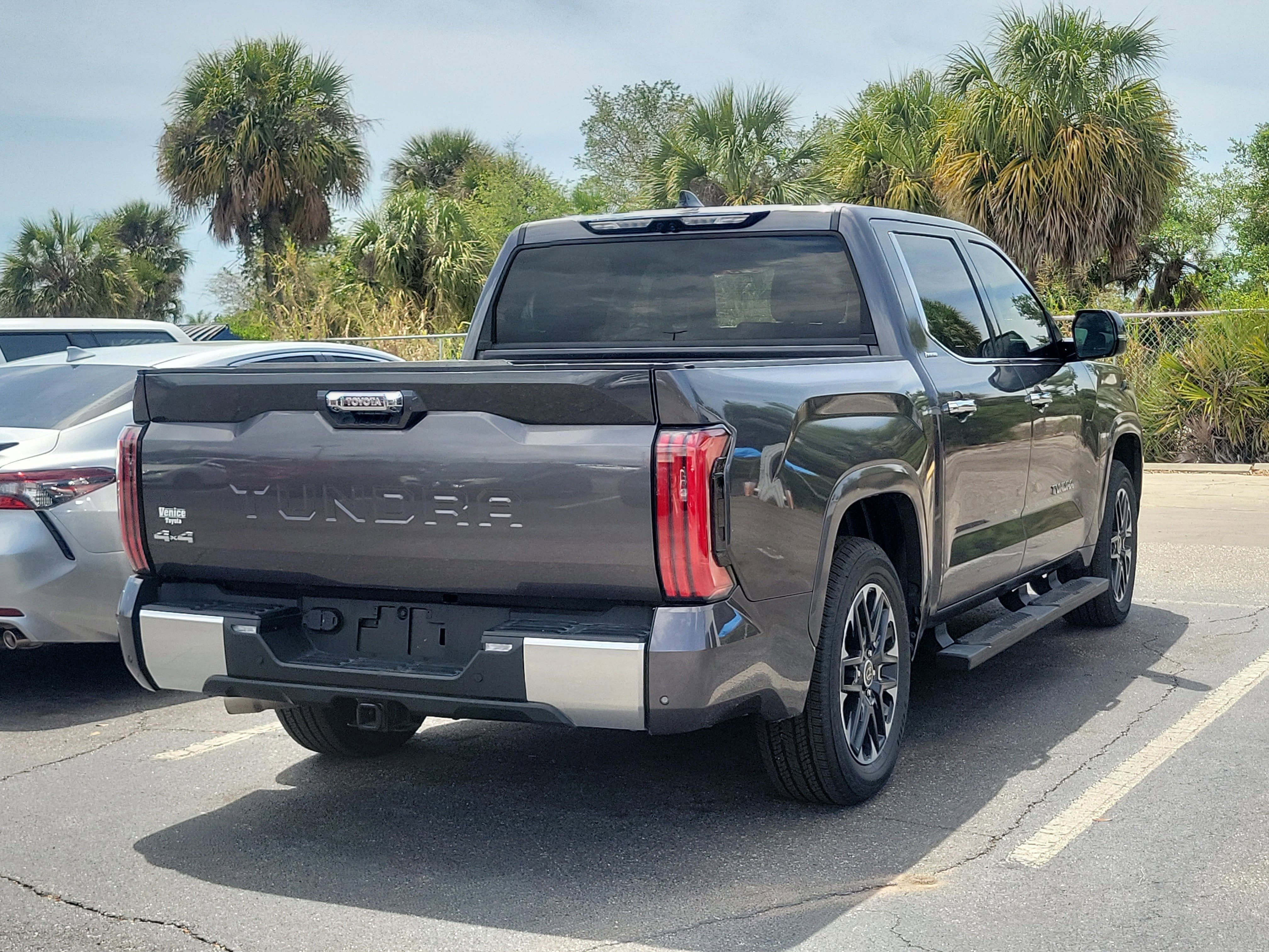 2023 Toyota Tundra 4WD Limited Hybrid