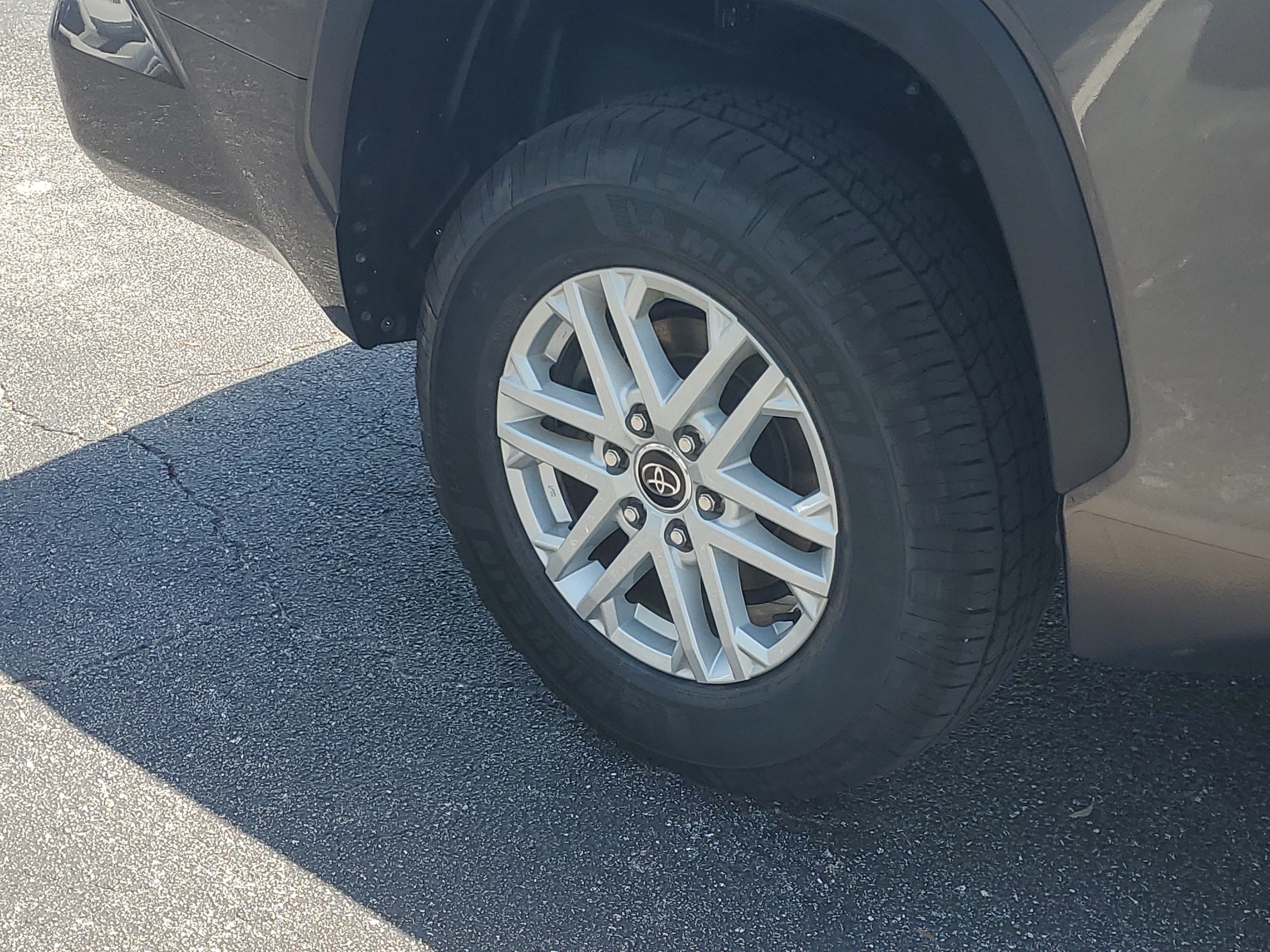 2022 Toyota Tundra 2WD SR5