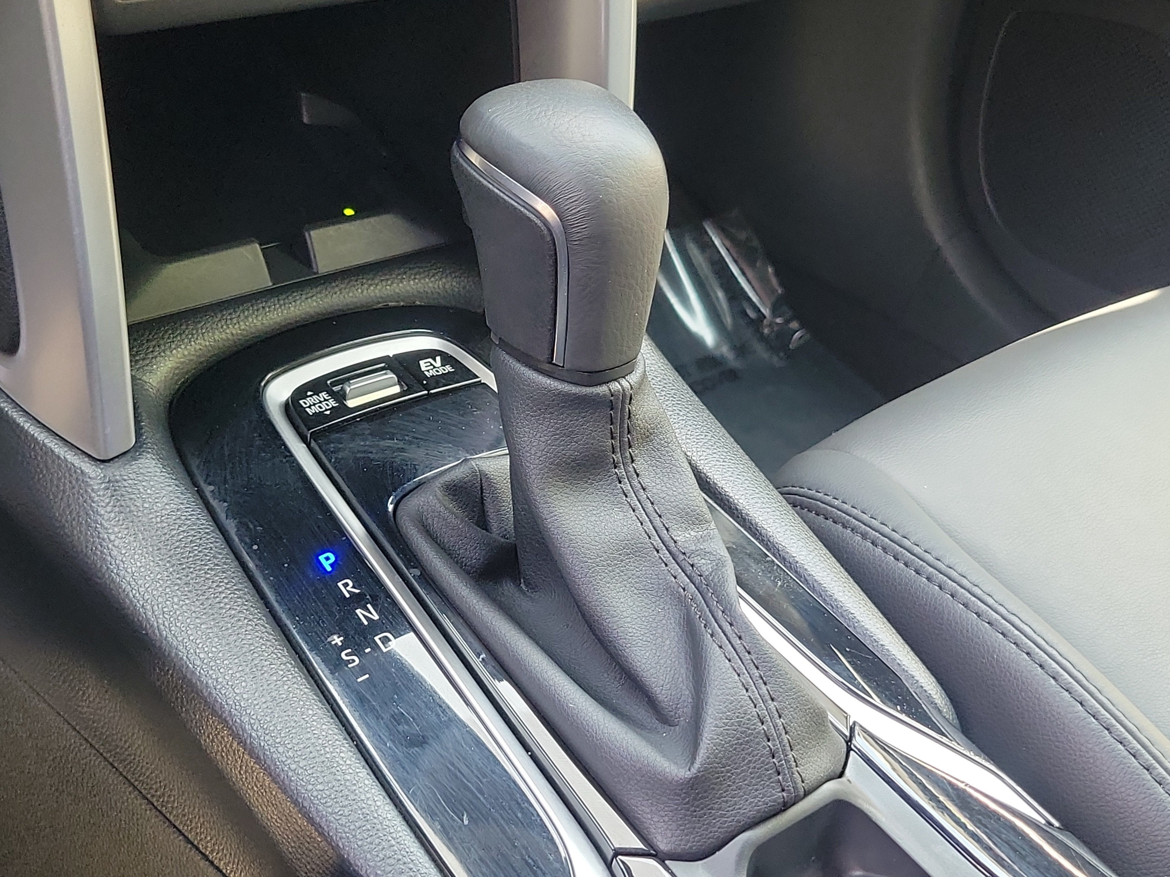 2024 Toyota Corolla Cross Hybrid XSE