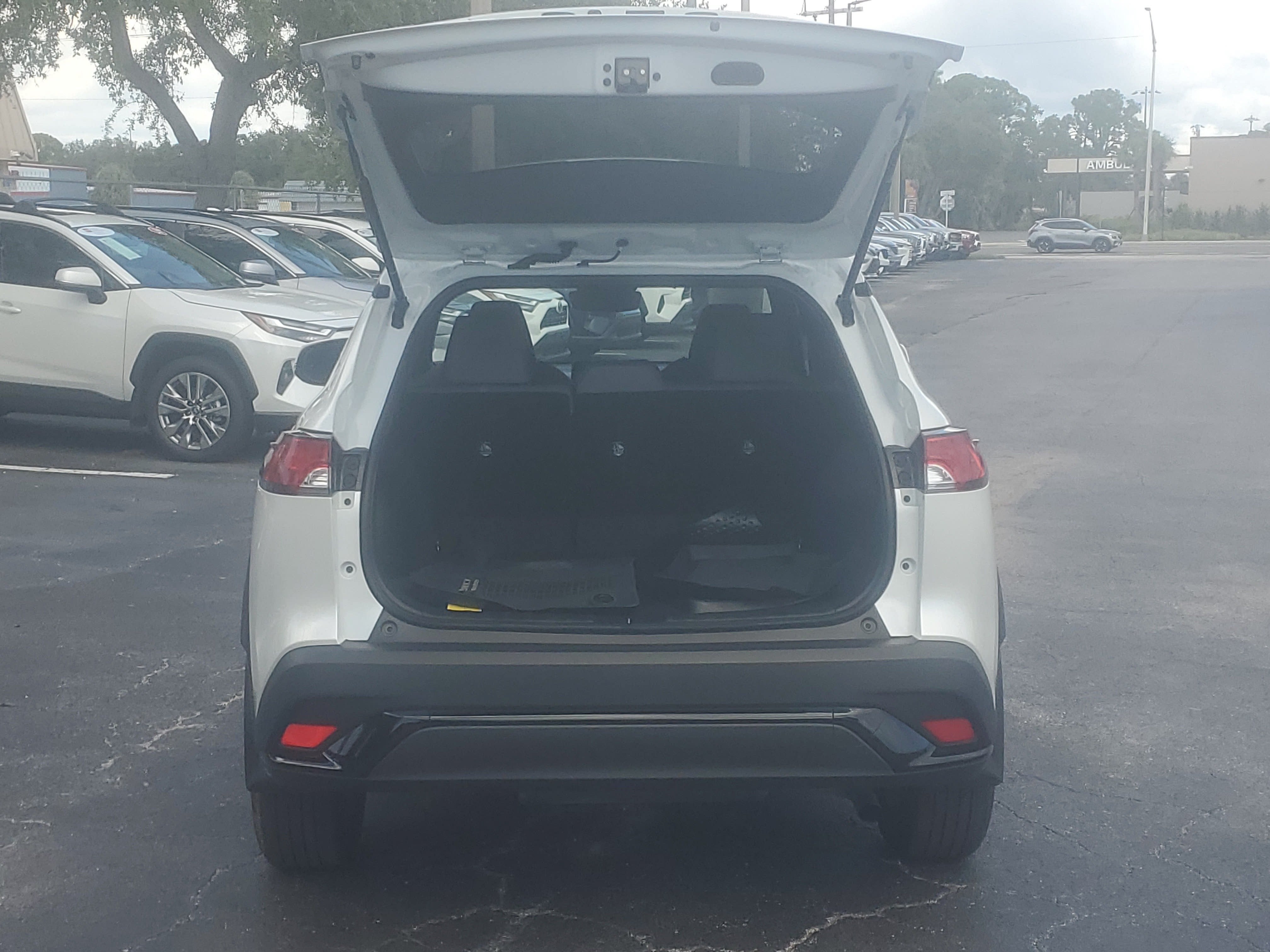 2024 Toyota Corolla Cross Hybrid SE