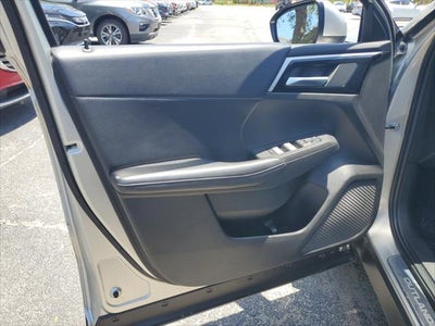 2024 Mitsubishi Outlander SE Black Edition w/Pano Roof