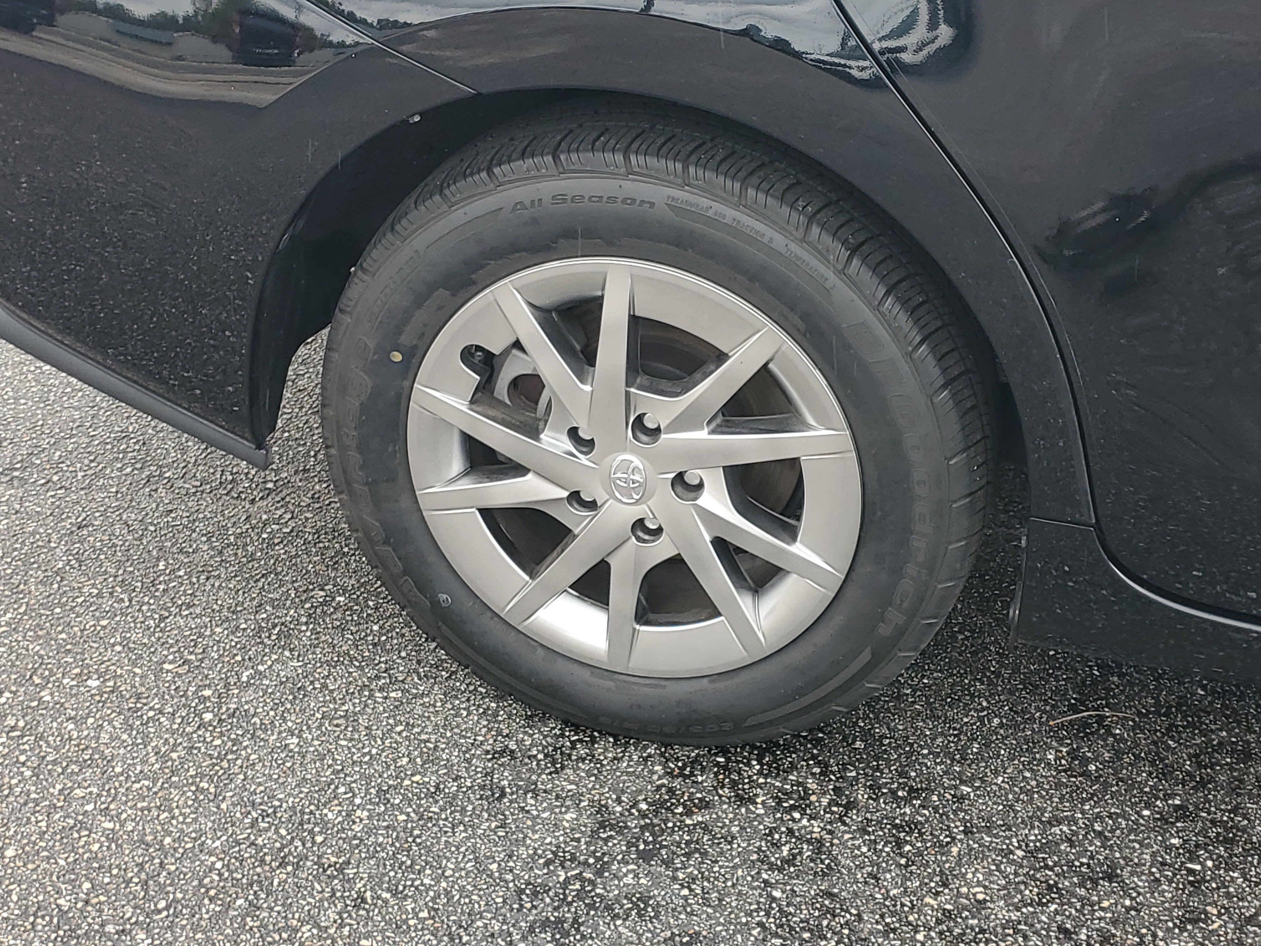 2017 Toyota Prius v Two