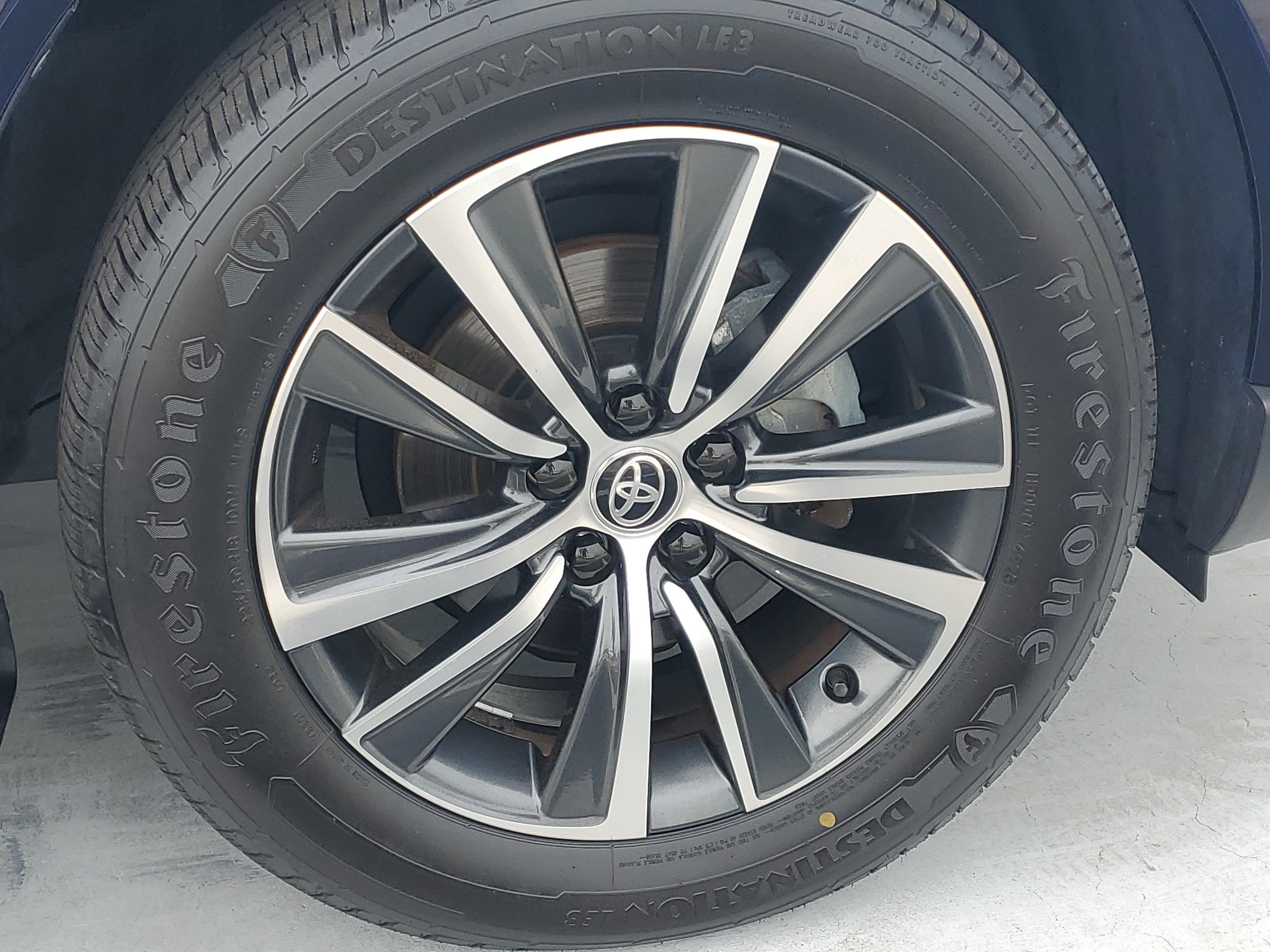 2023 Toyota Venza LE