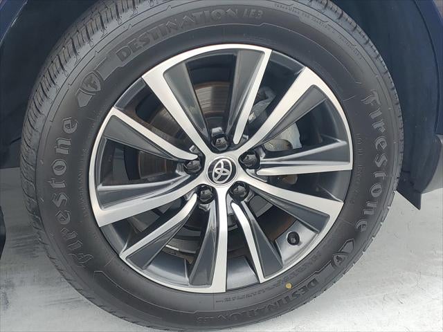 2023 Toyota Venza LE