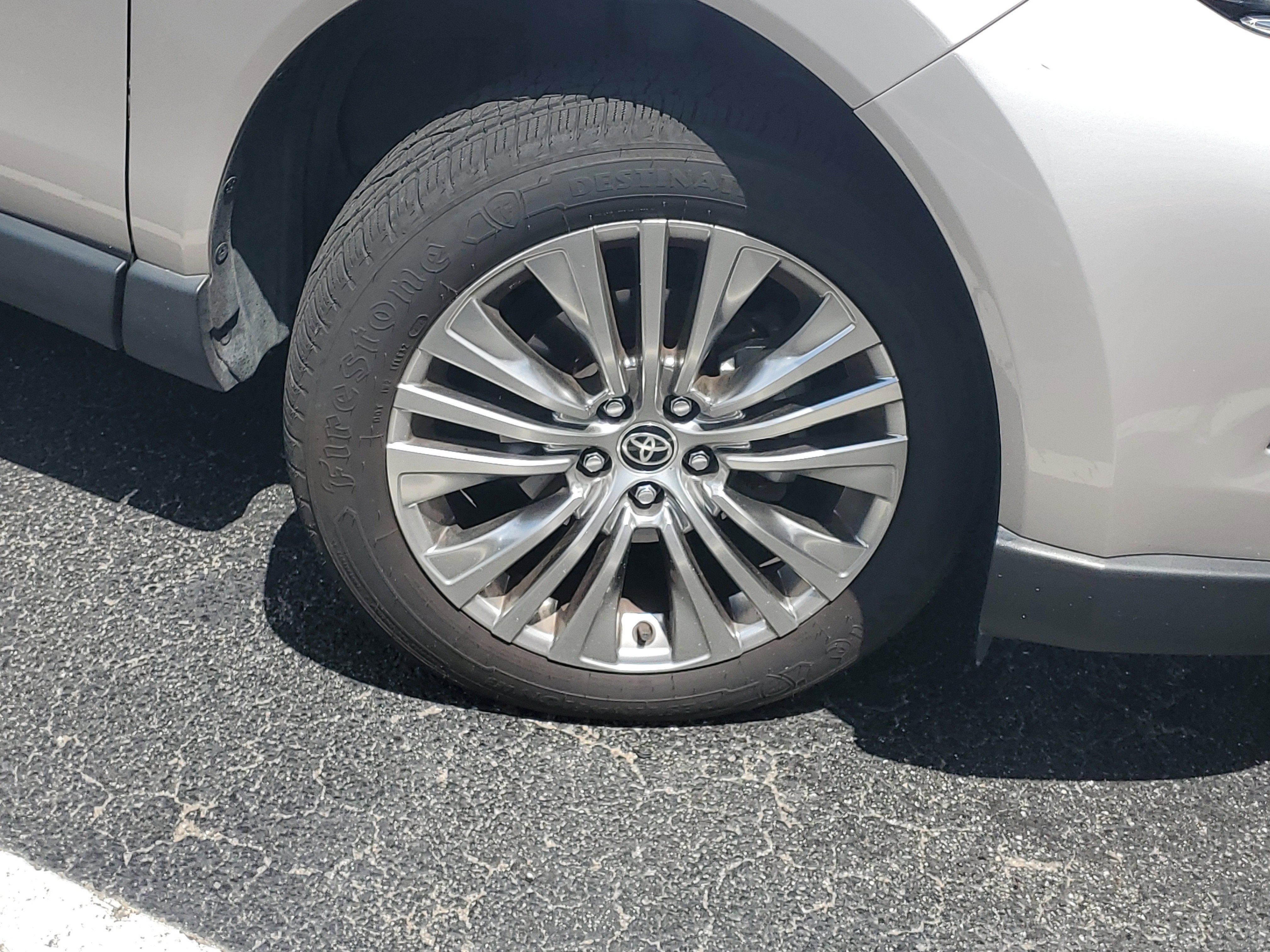 2022 Toyota Venza XLE