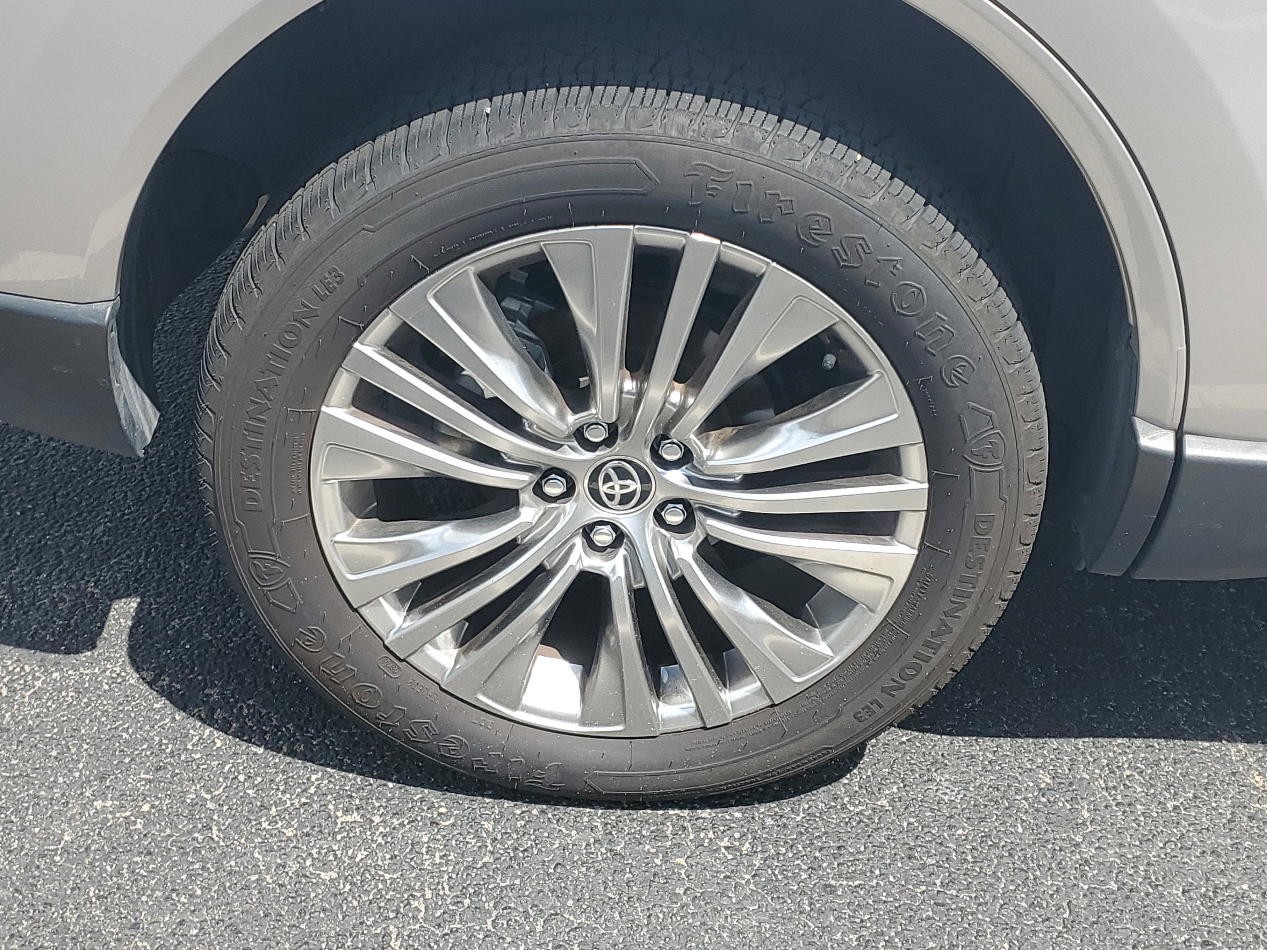 2022 Toyota Venza XLE