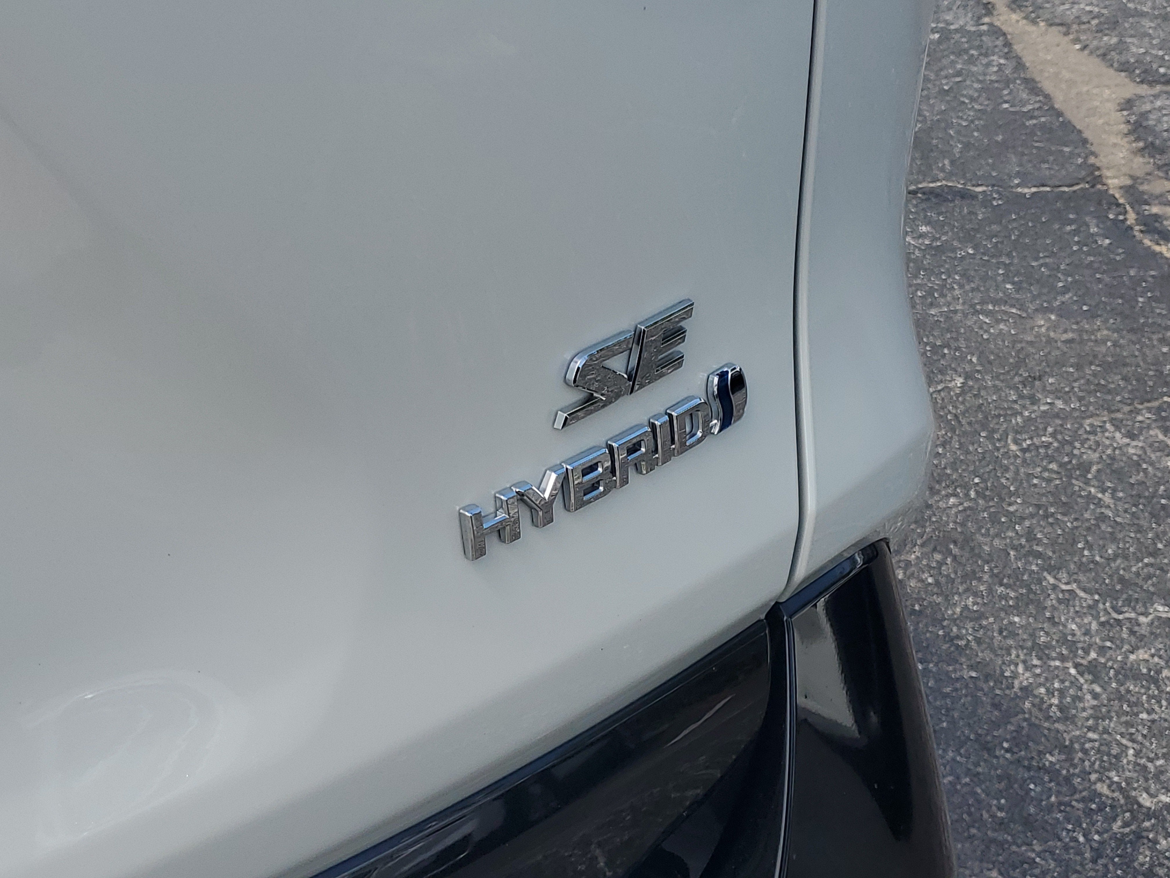 2023 Toyota RAV4 Hybrid SE