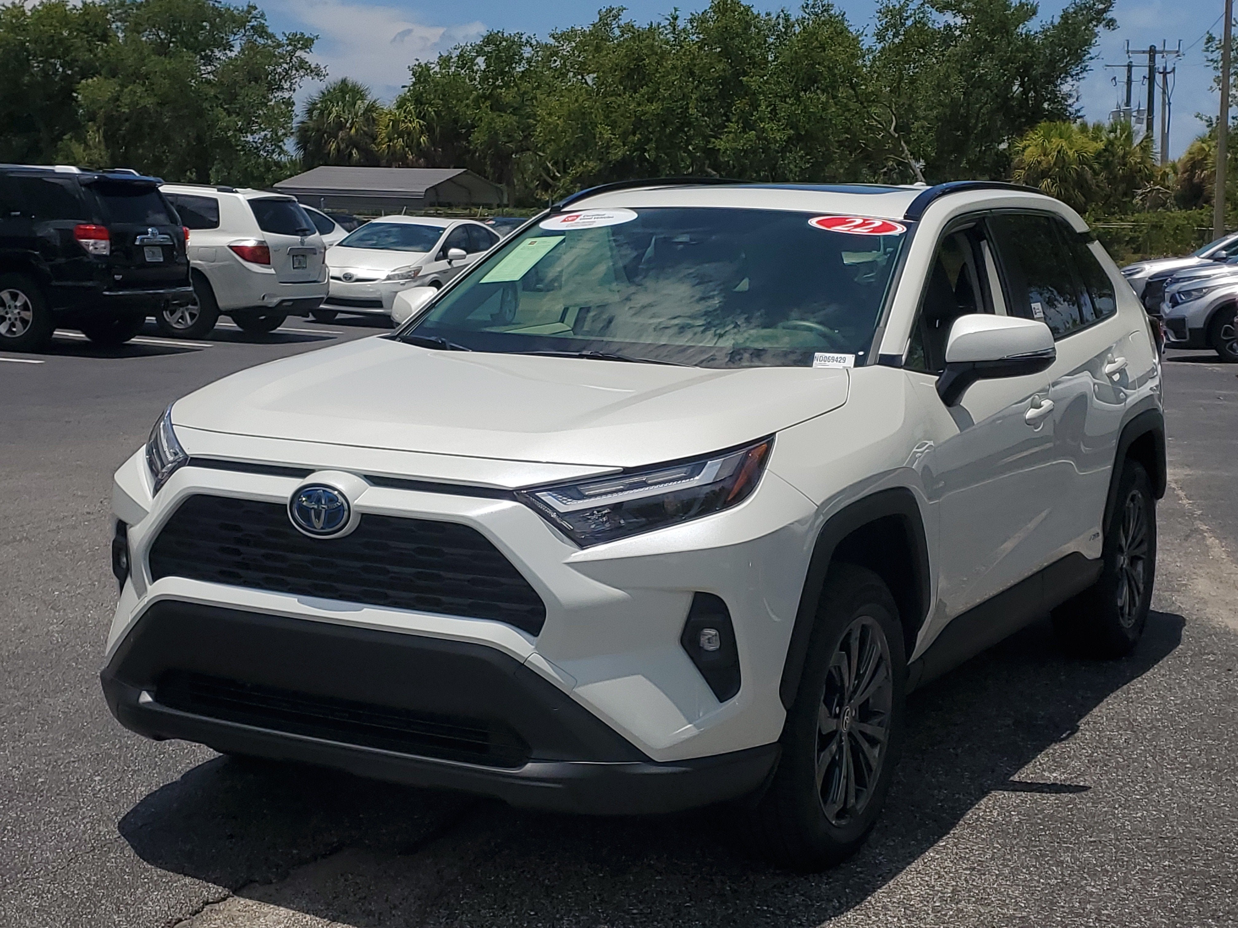 2022 Toyota RAV4 Hybrid XLE Premium