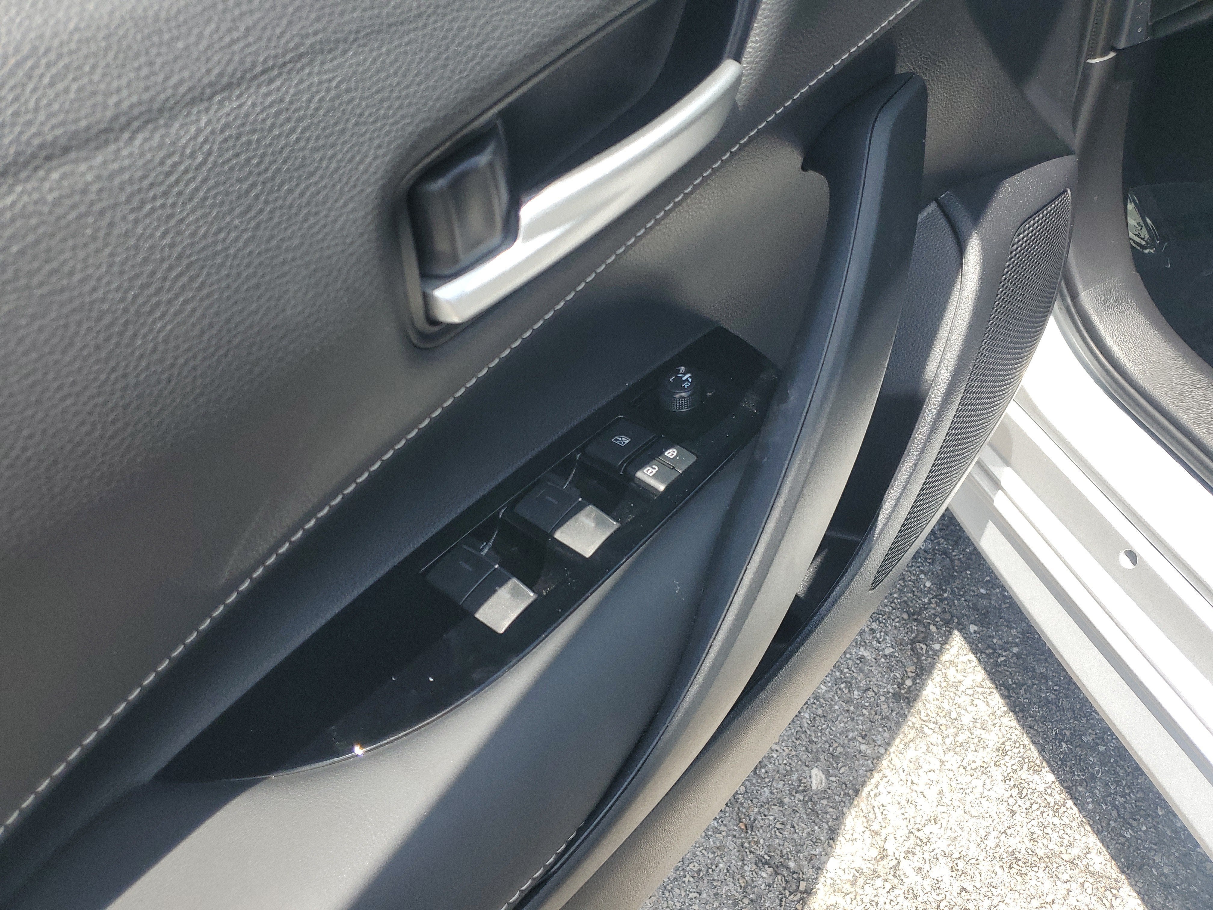 2025 Toyota Corolla Hatchback SE