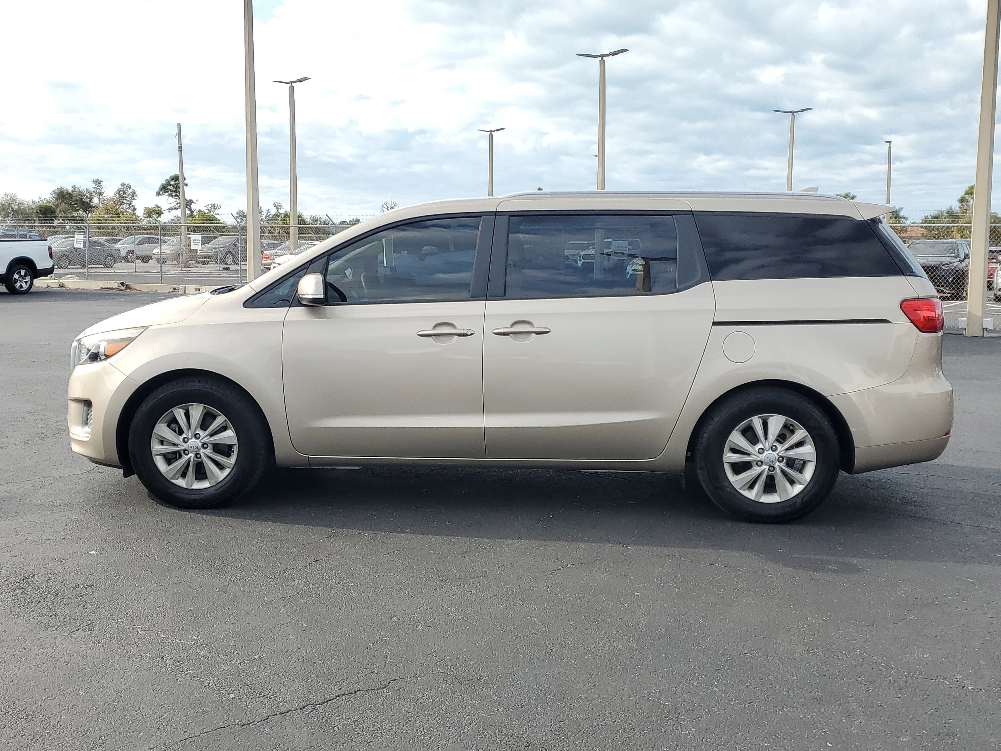 2015 Kia Sedona LX