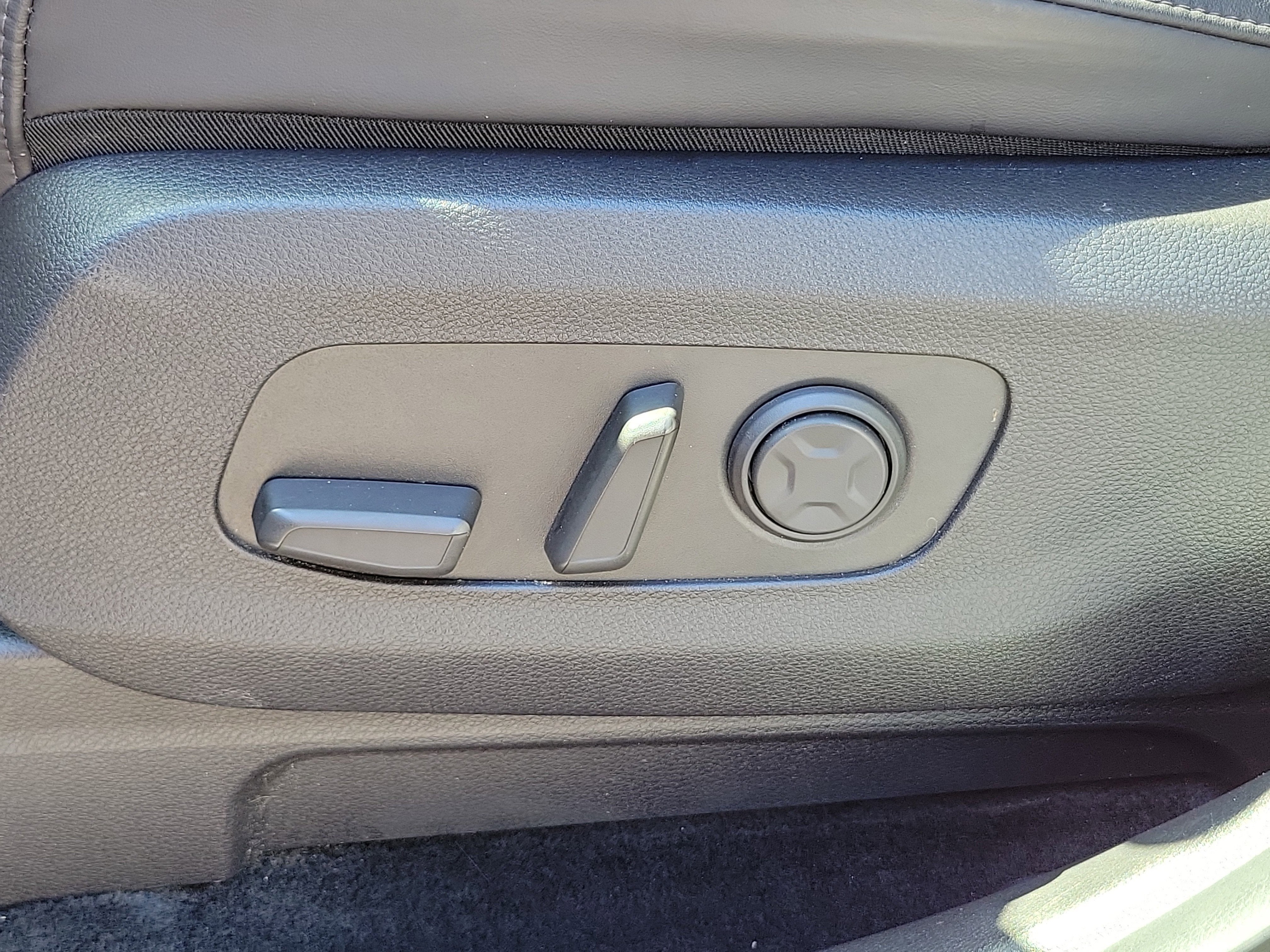 2023 Kia Carnival SX