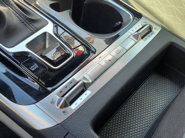 2023 Kia Carnival SX