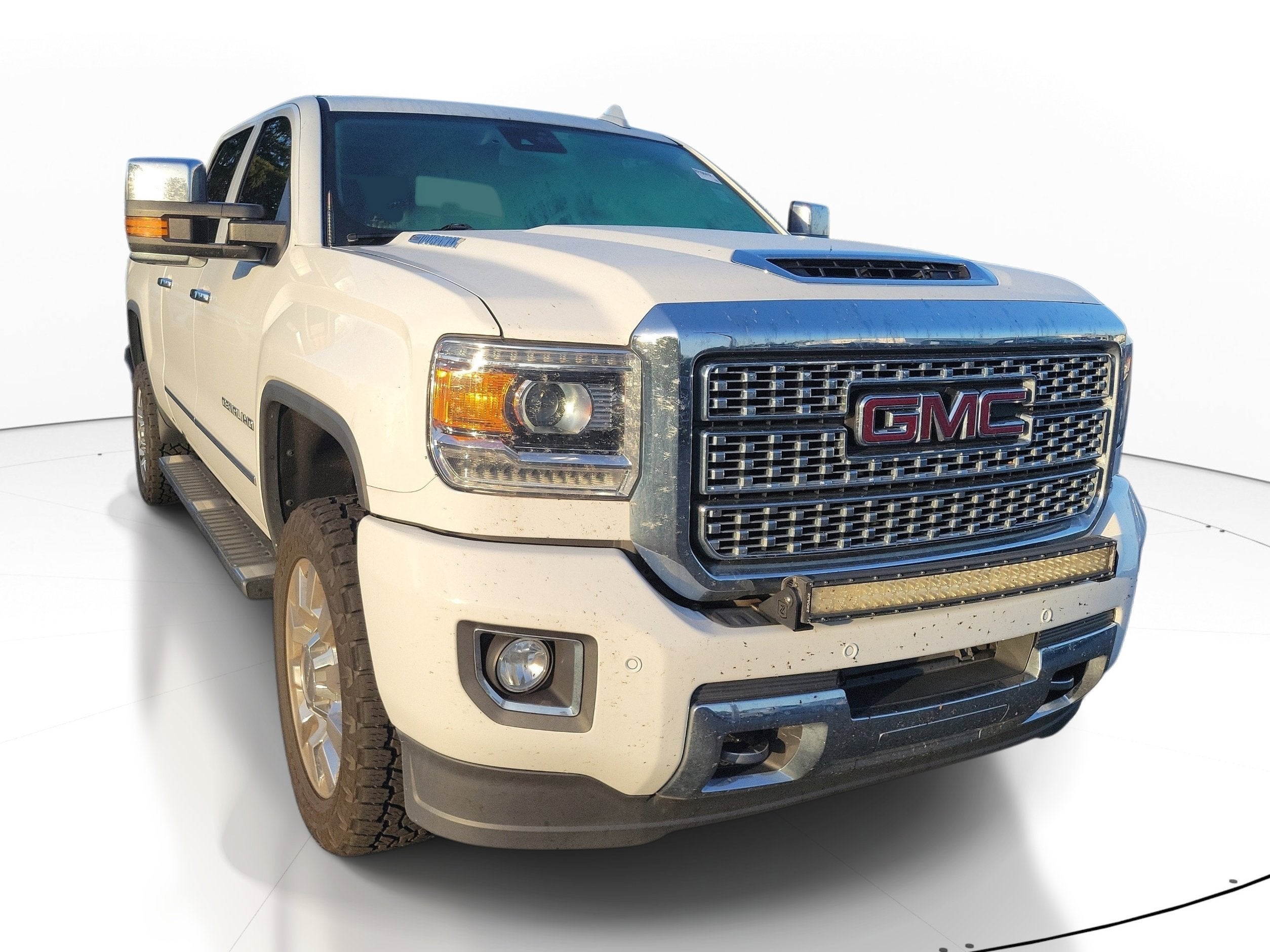 2019 GMC Sierra 4WD Crew Cab Standard Box Denali's photo
