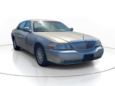 2004 Lincoln Town Car Executive