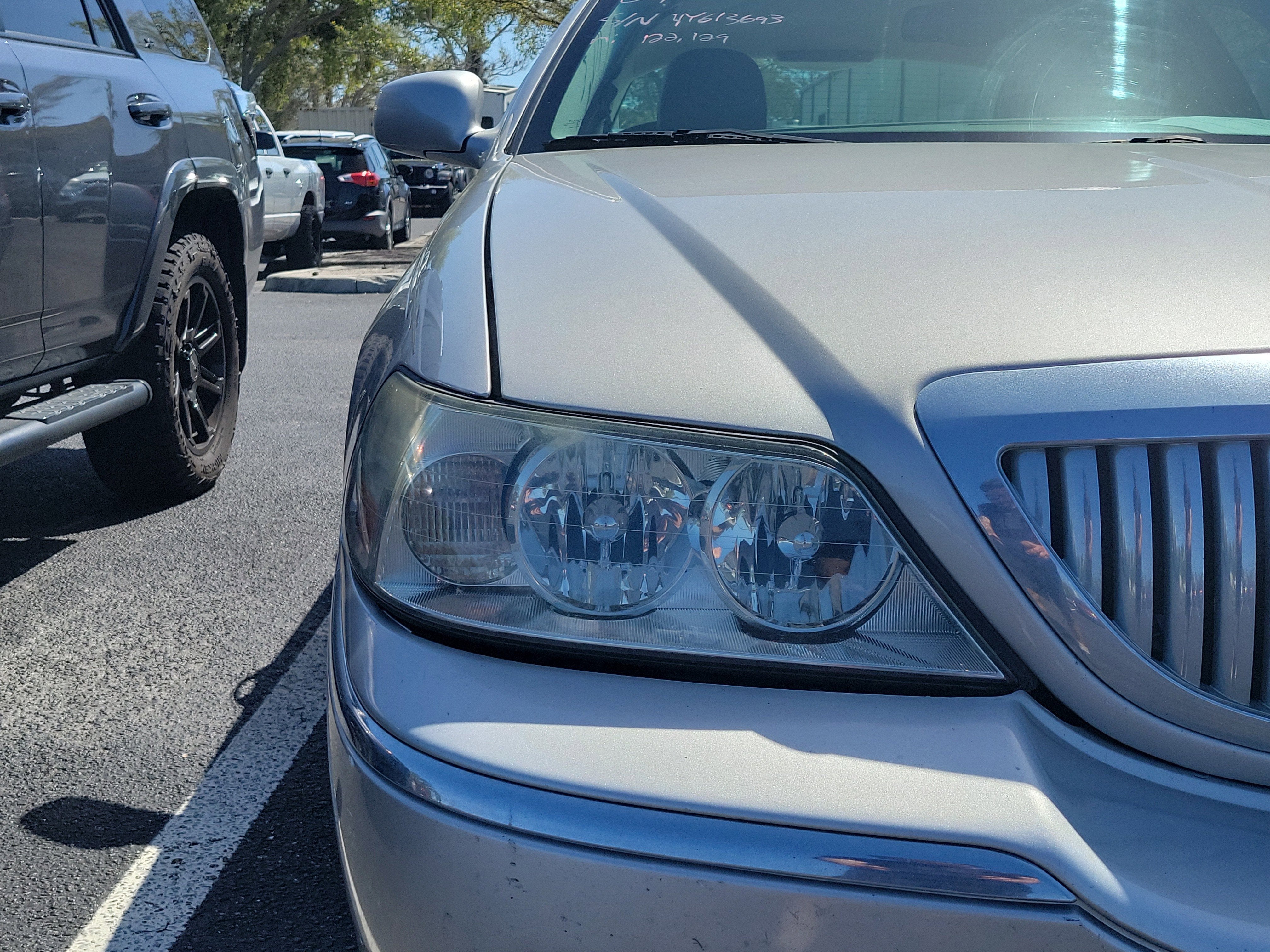 2004 Lincoln Town Car Executive
