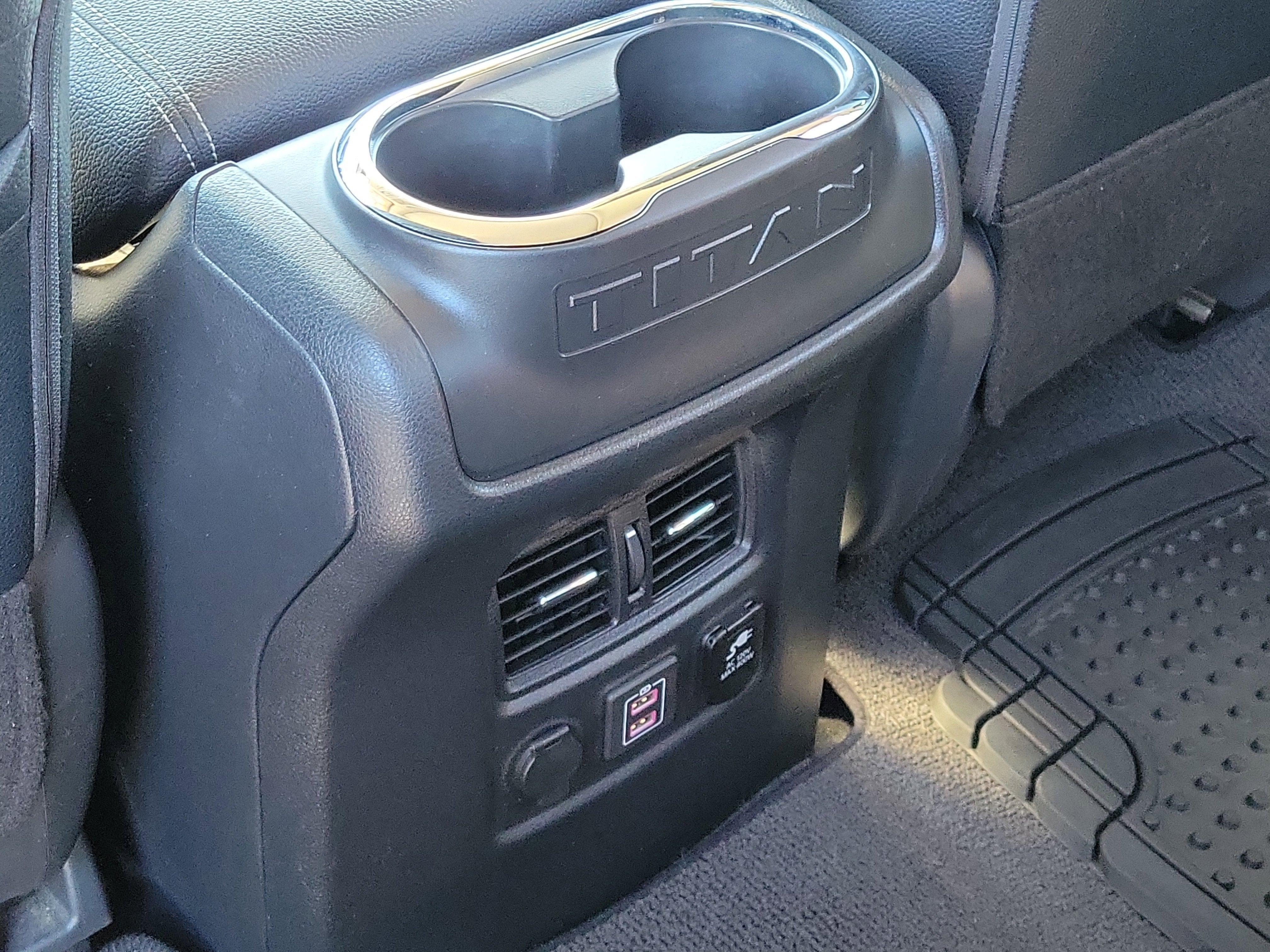 2020 Nissan Titan SL