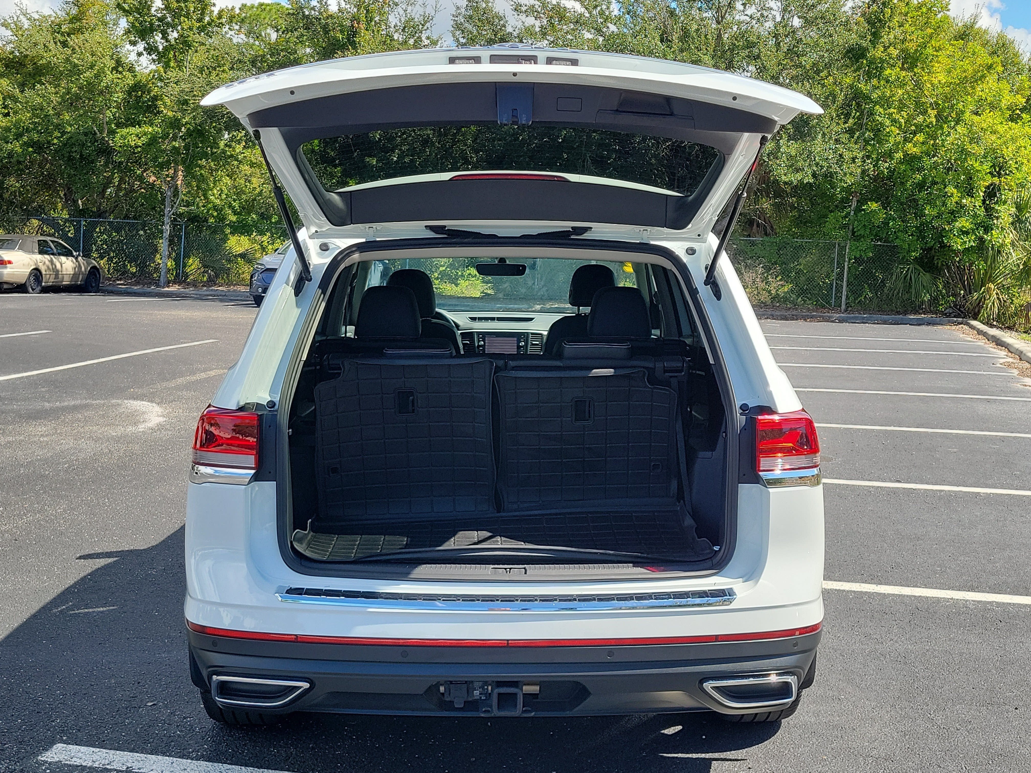 2022 Volkswagen Atlas 3.6L V6 SE w/Technology