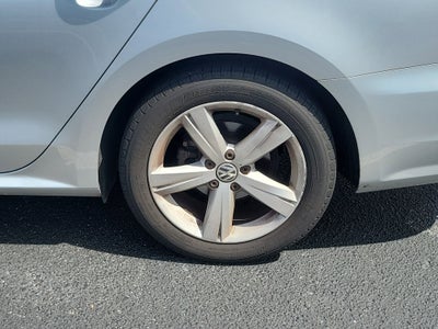 2012 Volkswagen Passat 2.5 SE