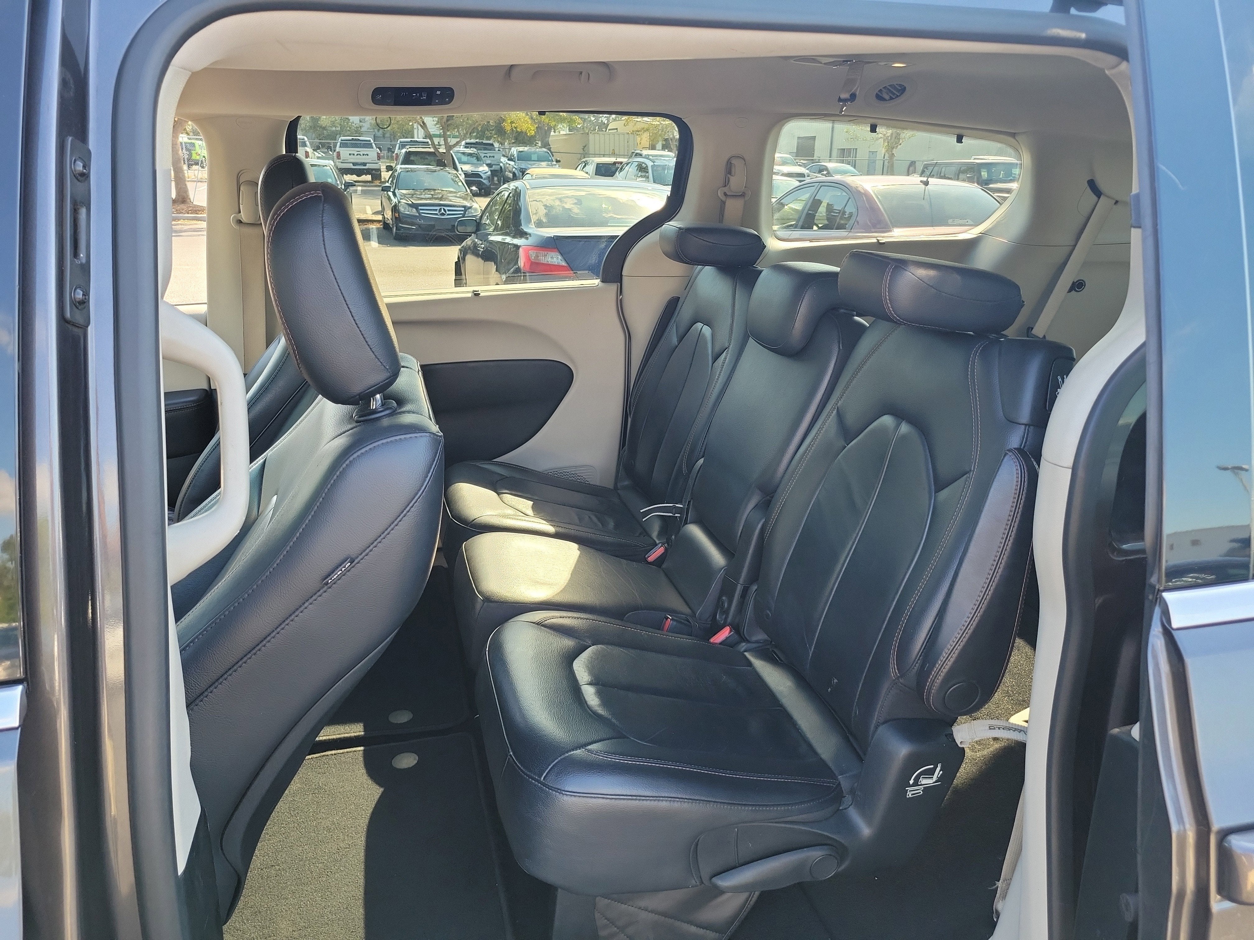 2017 Chrysler Pacifica Touring L