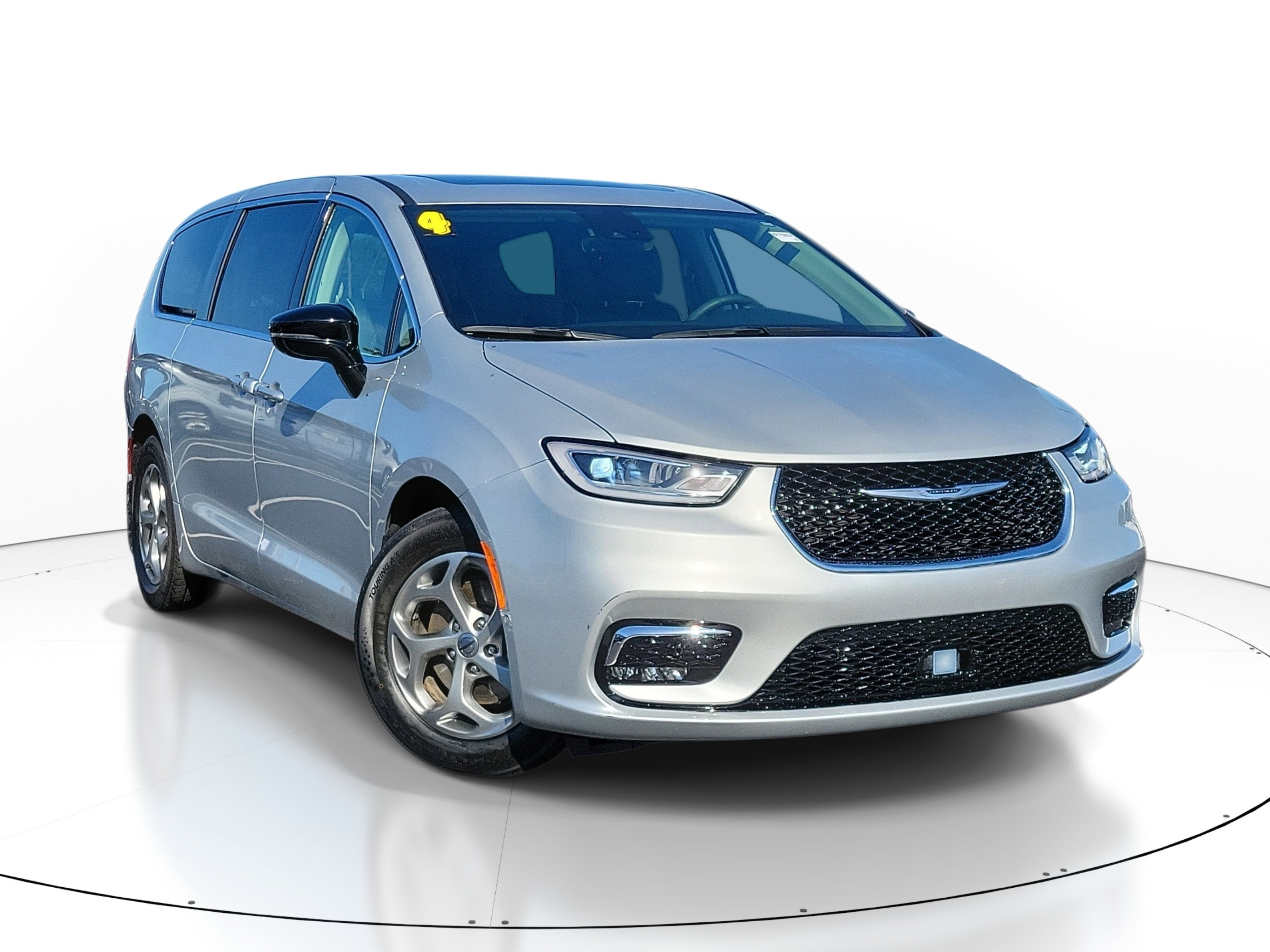 2024 Chrysler Pacifica Limited's photo