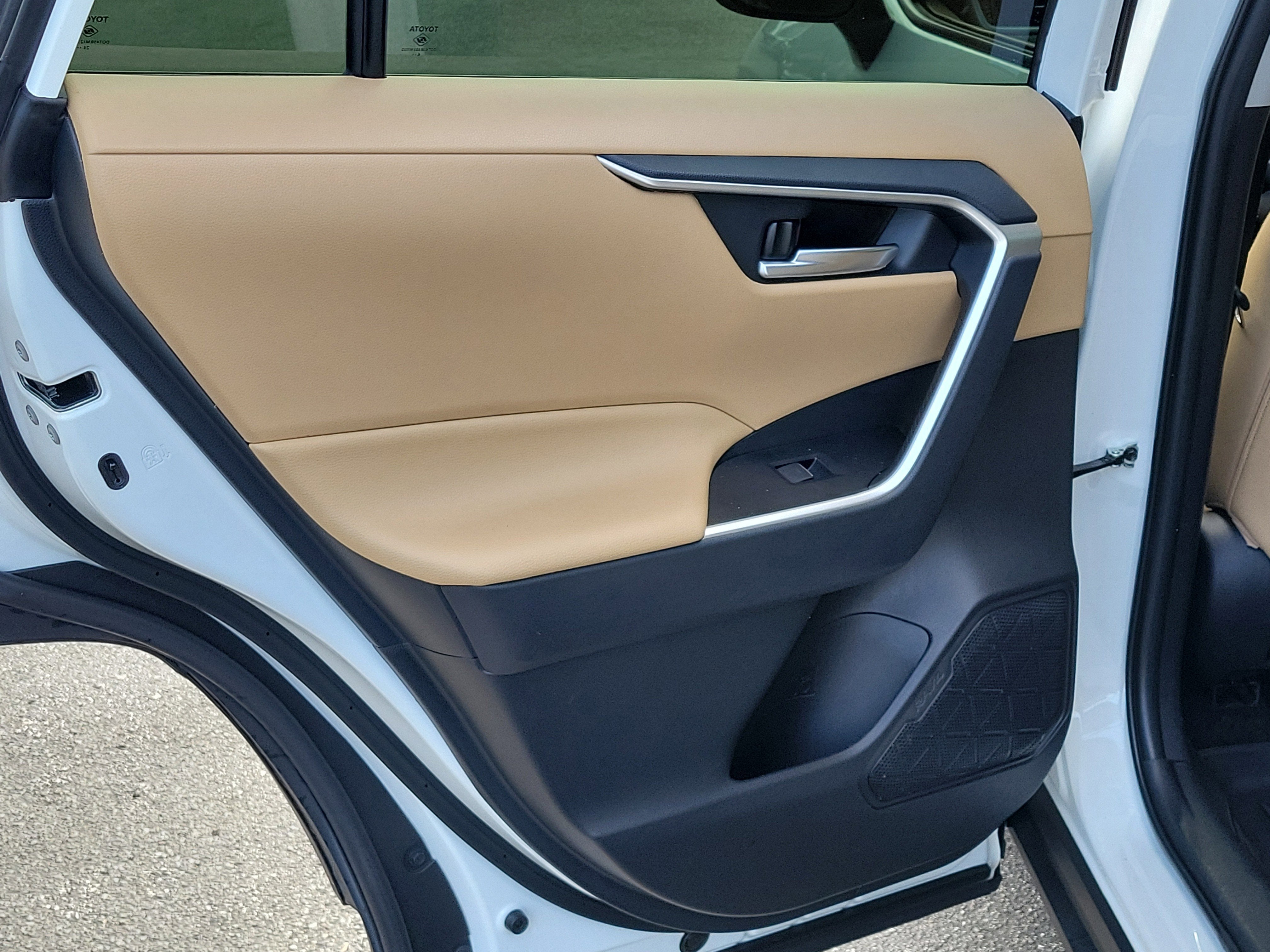 2025 Toyota RAV4 Hybrid XLE Premium