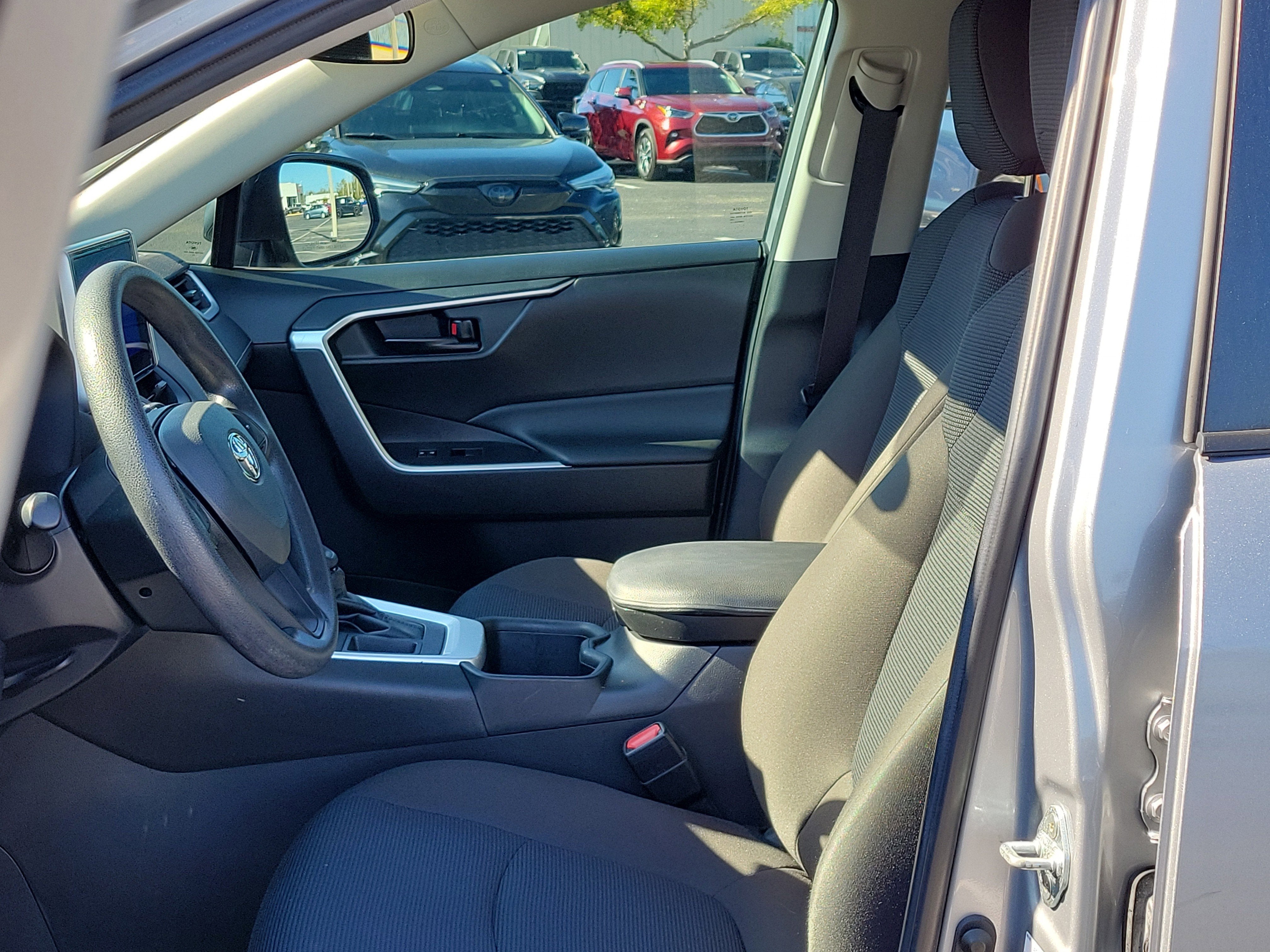 2023 Toyota RAV4 LE