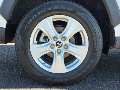 2020 Toyota RAV4 Hybrid LE