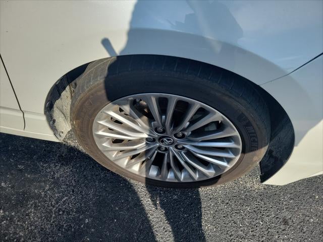 2019 Toyota Avalon Hybrid Limited