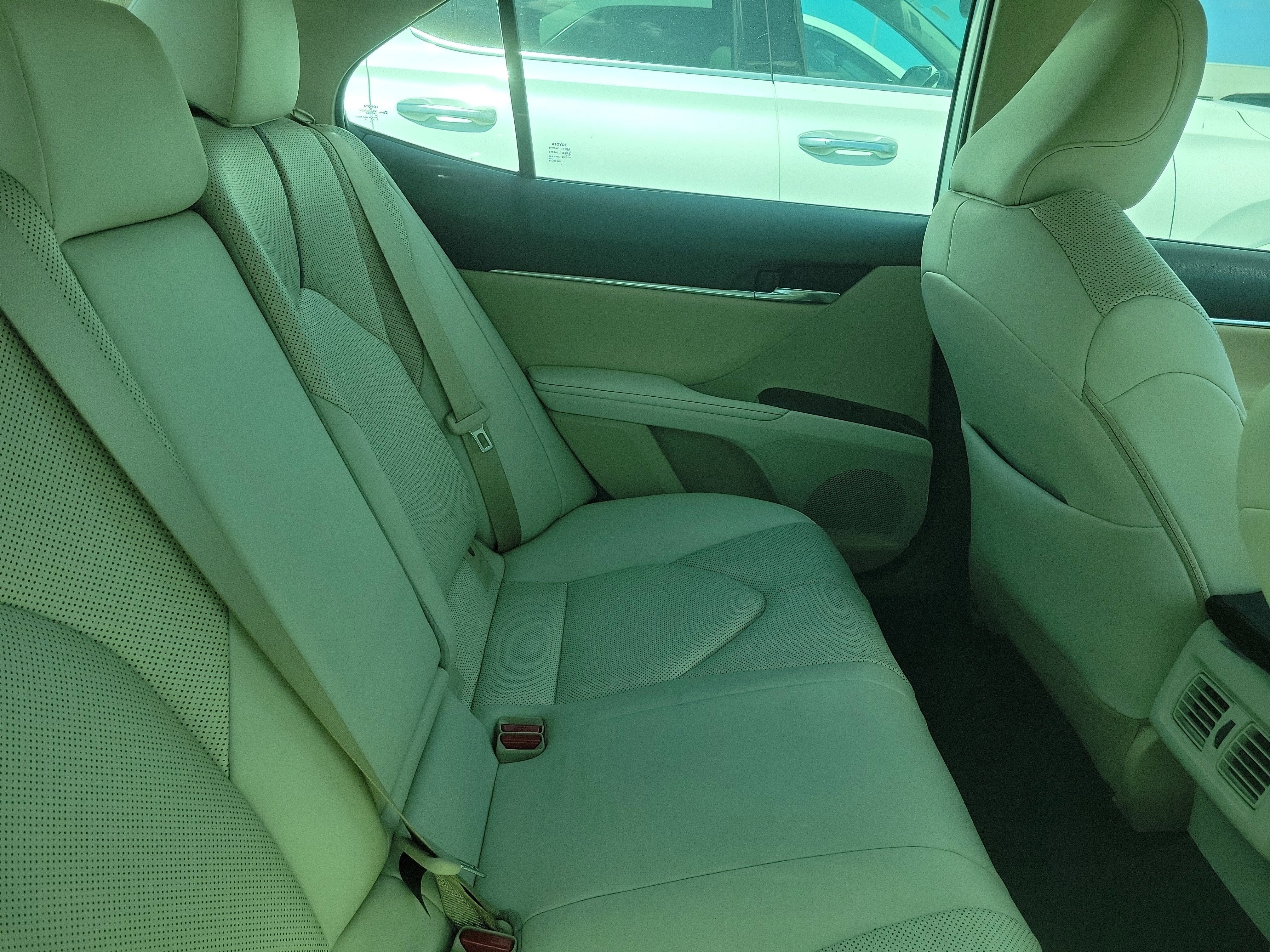 2022 Toyota Camry Hybrid XLE