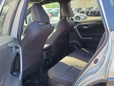 2023 Toyota RAV4 Hybrid SE