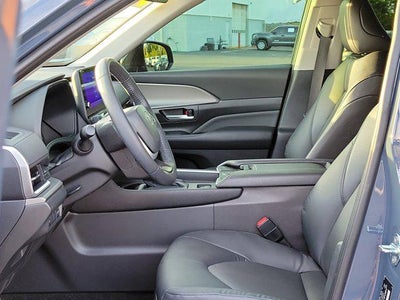 2025 Toyota Grand Highlander XLE