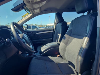 2017 Toyota Highlander LE