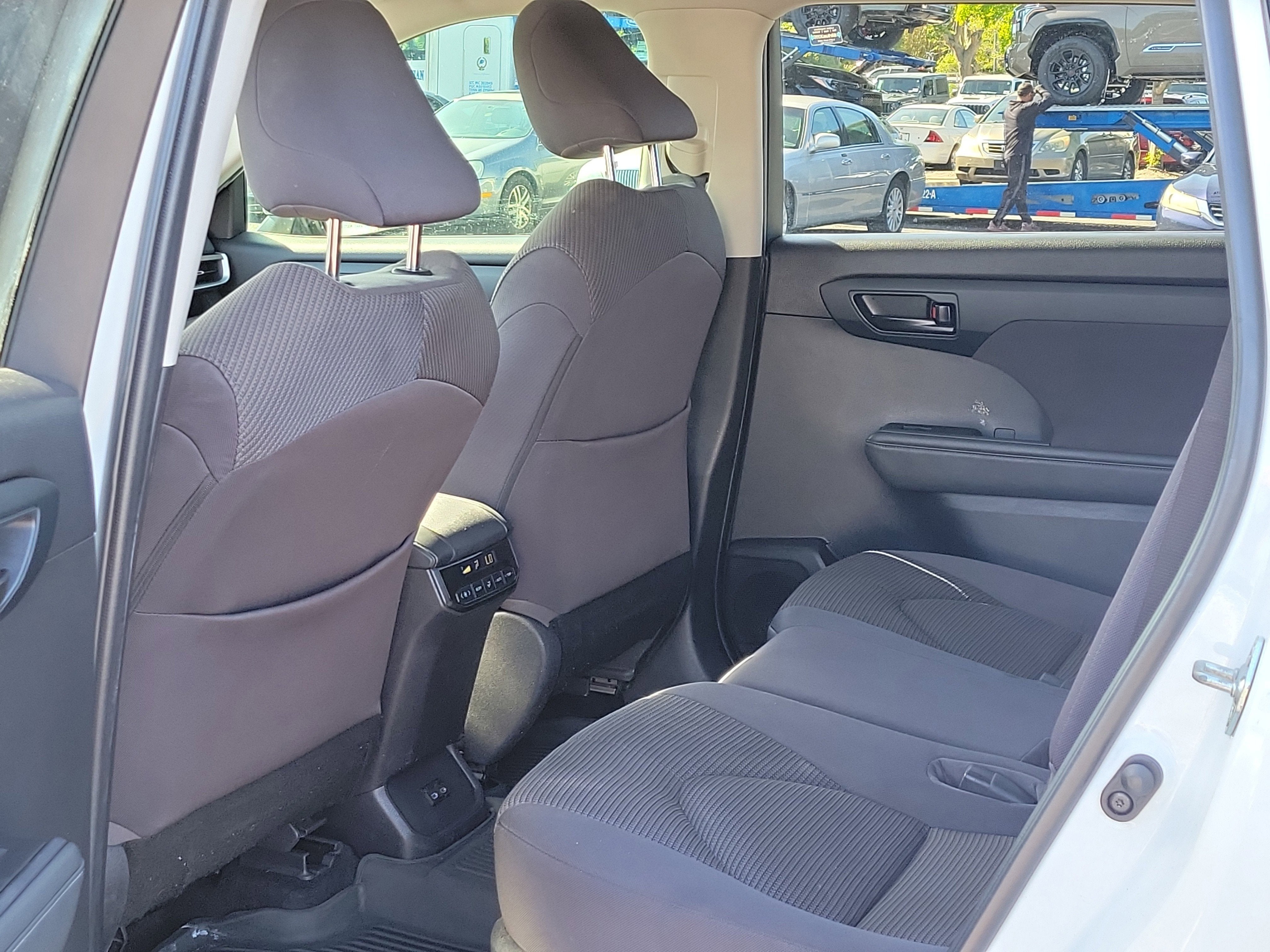 2022 Toyota Highlander L