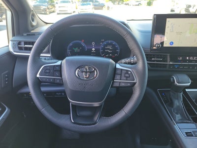 2025 Toyota Sienna Platinum