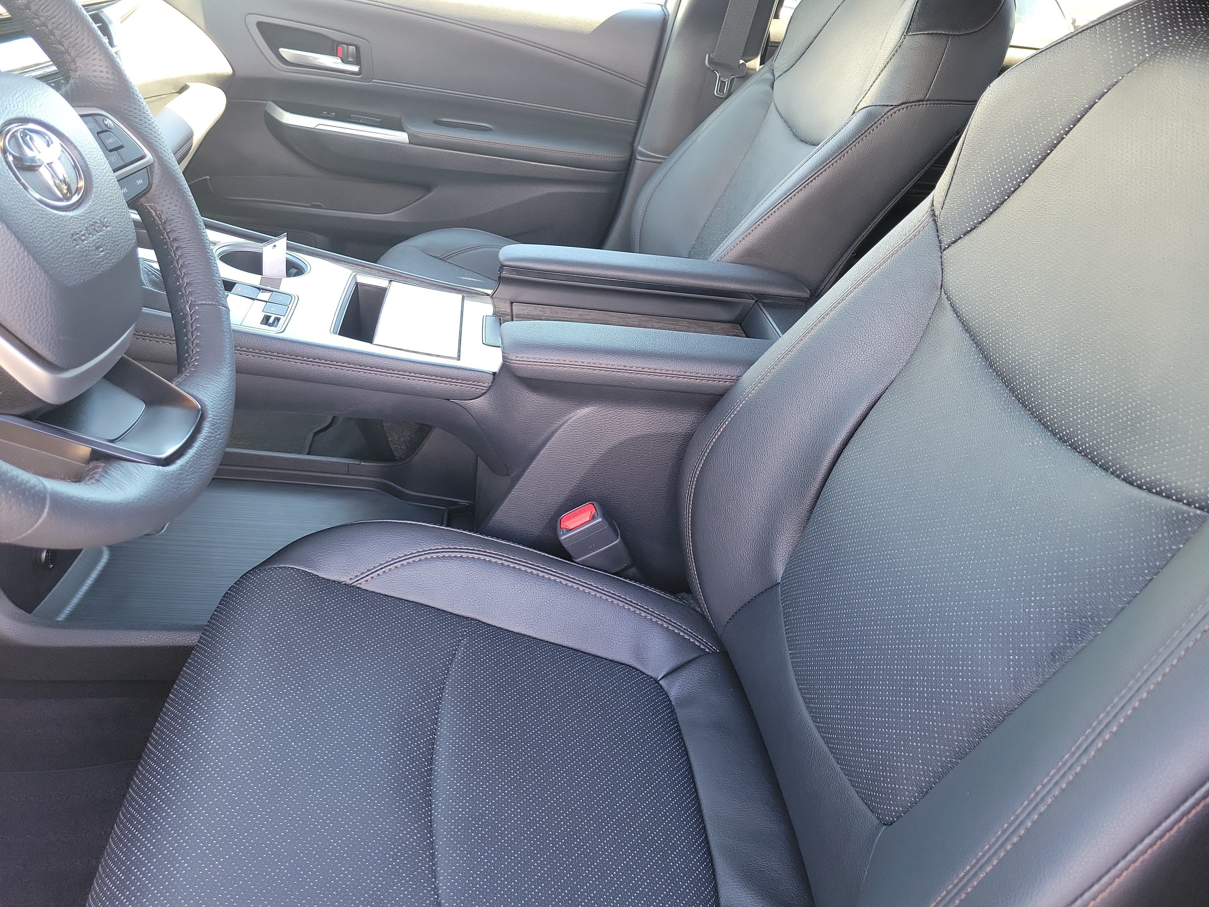 2025 Toyota Sienna Platinum