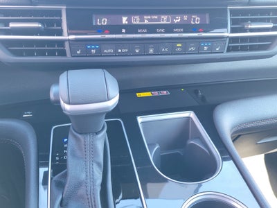 2025 Toyota Sienna Platinum
