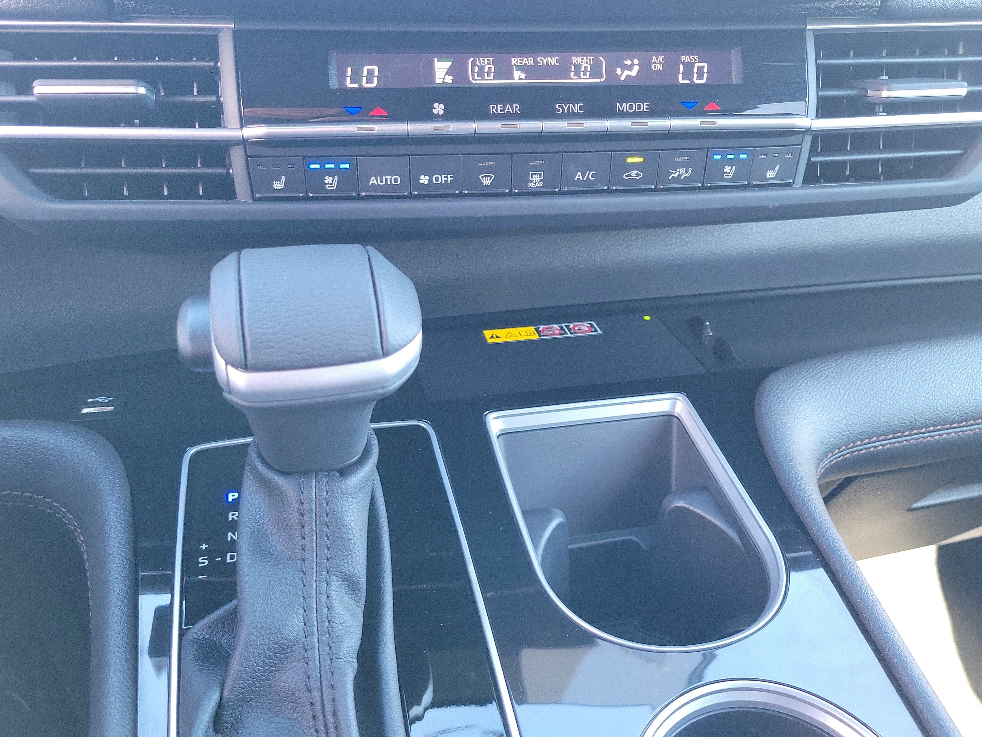 2025 Toyota Sienna Platinum