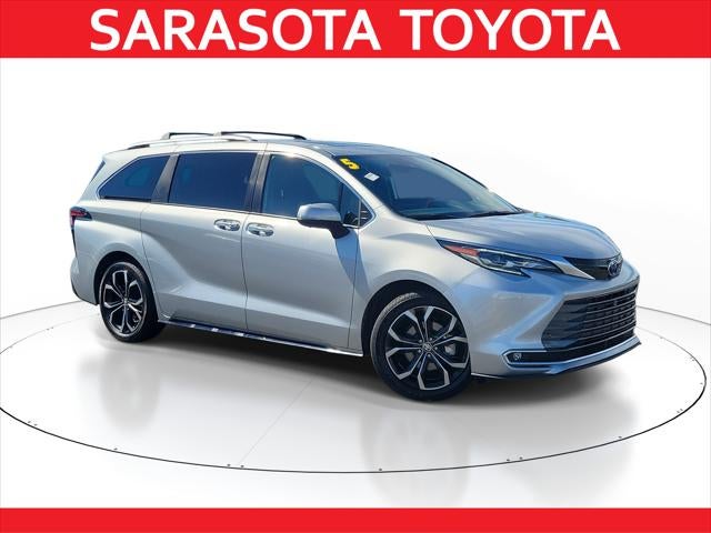 2025 Toyota Sienna Platinum