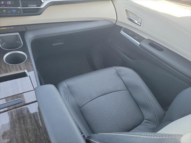 2025 Toyota Sienna Platinum