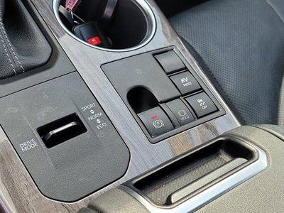 2023 Toyota Highlander Hybrid Platinum