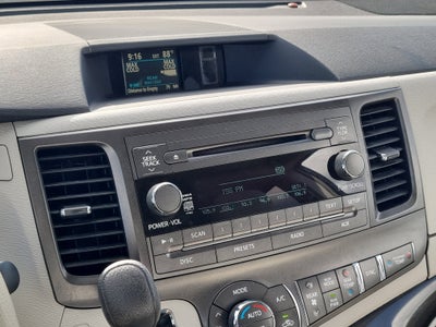 2014 Toyota Sienna LE