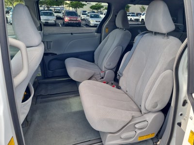 2014 Toyota Sienna LE