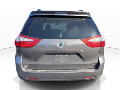 2017 Toyota Sienna LE