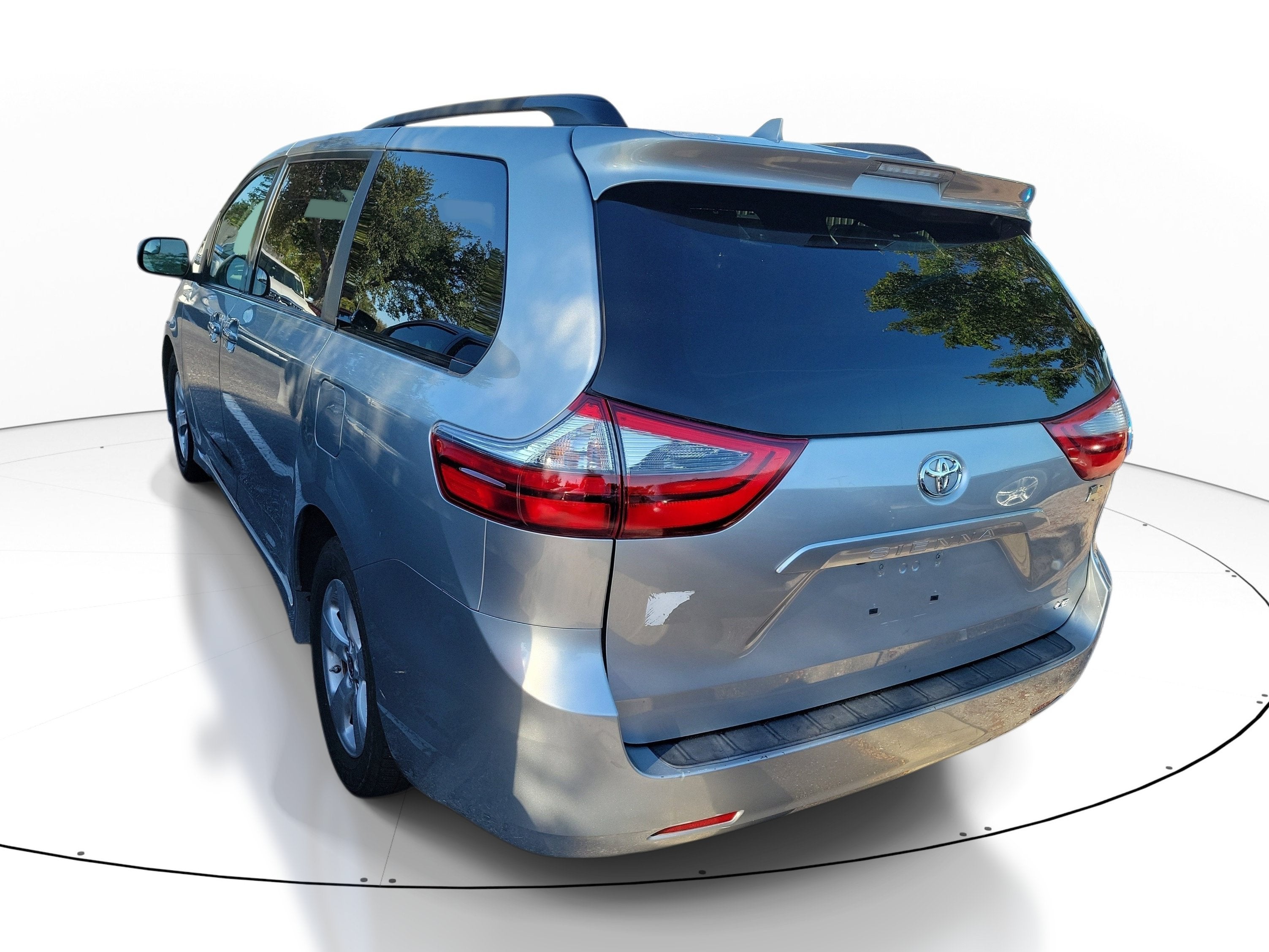 2020 Toyota Sienna LE