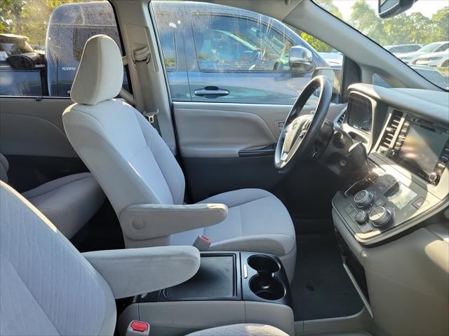 2020 Toyota Sienna LE