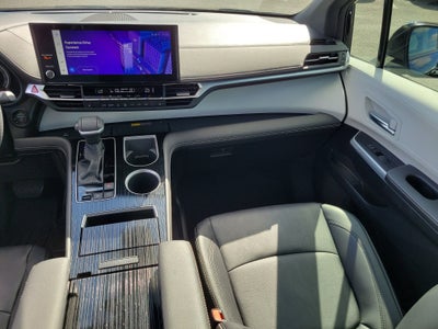 2025 Toyota Sienna XSE
