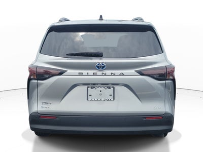 2025 Toyota Sienna XLE