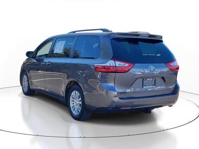 2017 Toyota Sienna XLE
