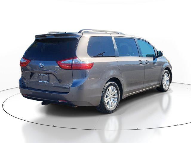 2017 Toyota Sienna XLE