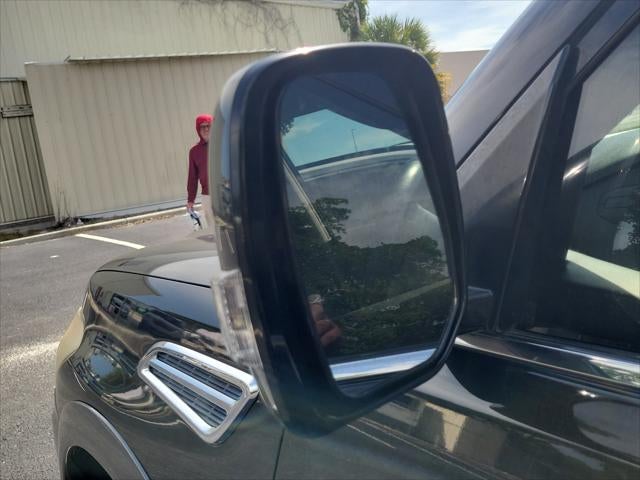 2017 Nissan Armada SV